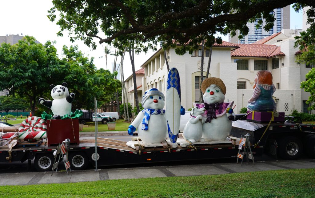 Honolulu City Lights preparations underway with new light tunnel, train rides